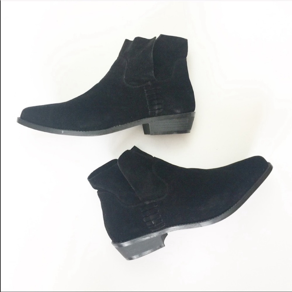 M&L Beverly Hills 'Tulip' Slip On Ankle Booties